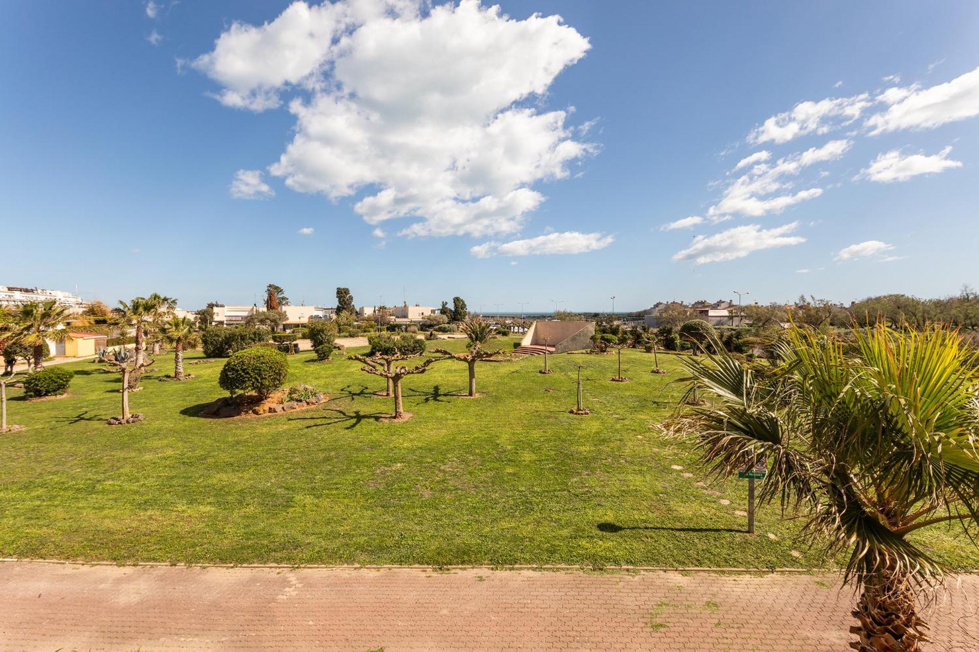 Apartment Pink Port Nature Coursive Naturiste