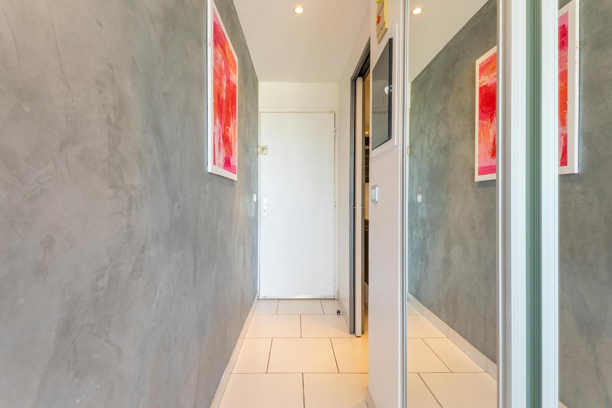Apartment Pink Port Nature Coursive Naturiste